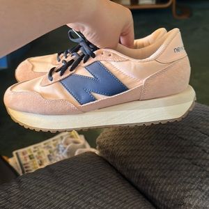 New Balance 237’s